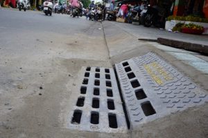 nắp hố ga ngăn mùi kiểu mới