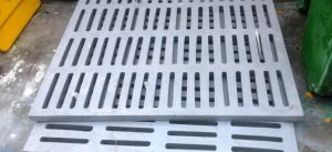 song chắn rác bằng composite
